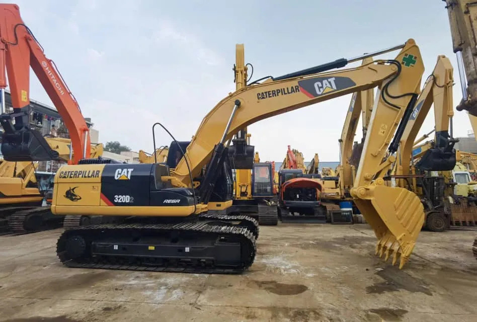 CAT-320-Excavator-4