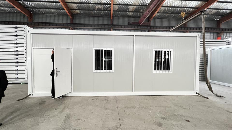 Prefabricated-Folding-Container-Home-4