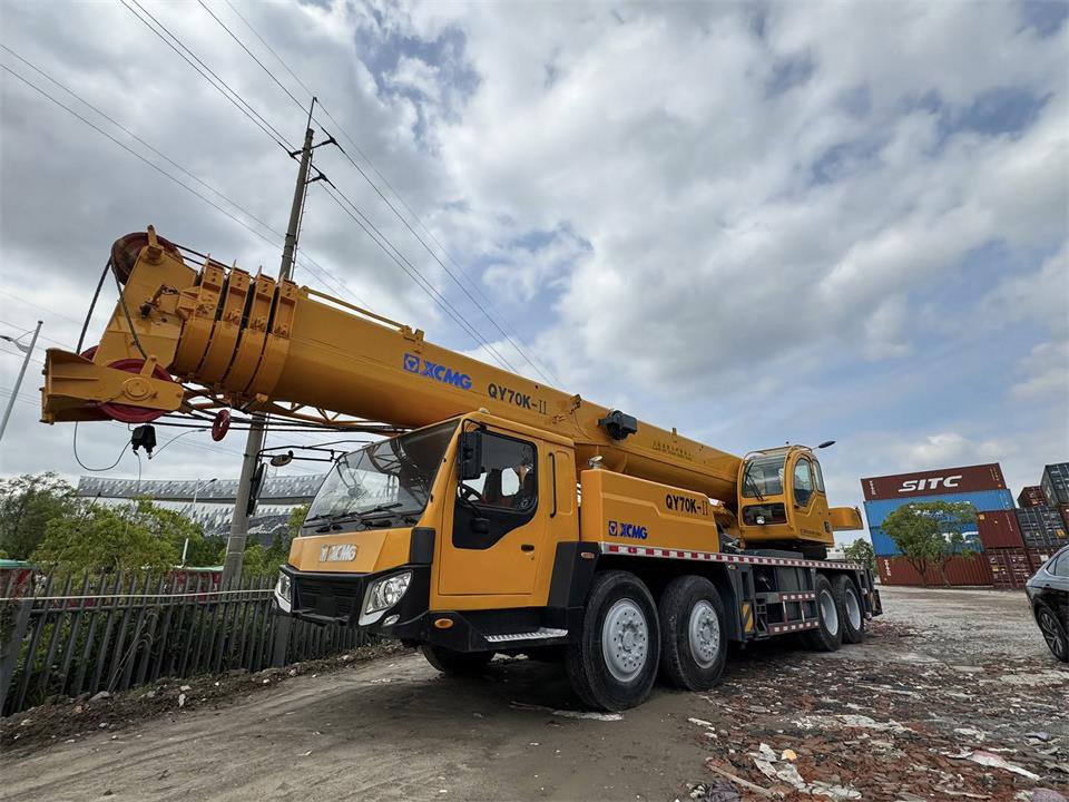 XCMG-Truck-Crane-70Ton-4