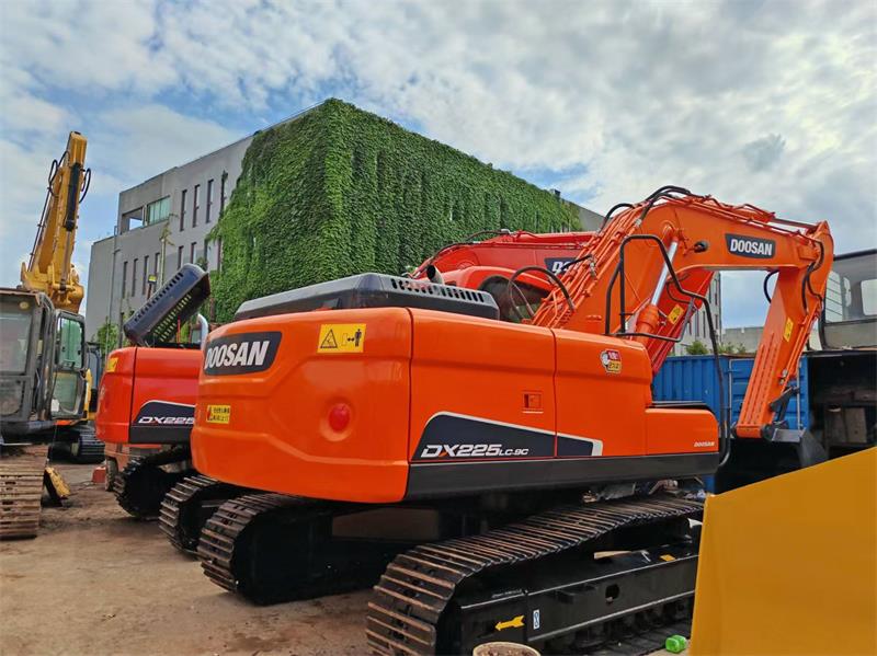 Doosan Hydraulic Excavator (2)