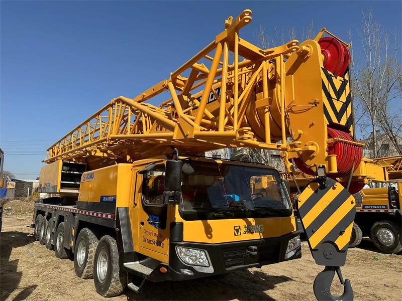 XCMG 130-ton truck crane