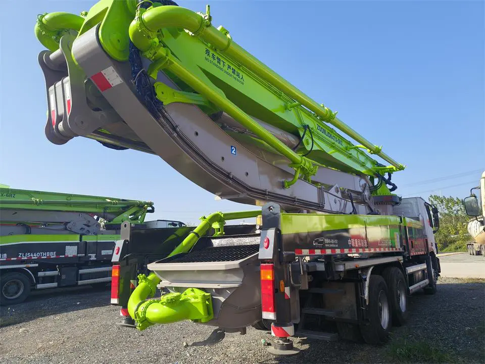 used-concrete-pump-truck